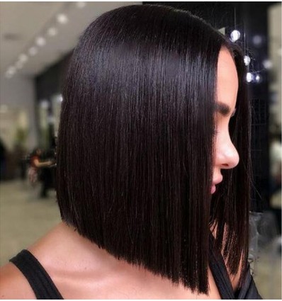 Jada Middle Part Silky Straight Short Bob Human Hair with Lace Closure